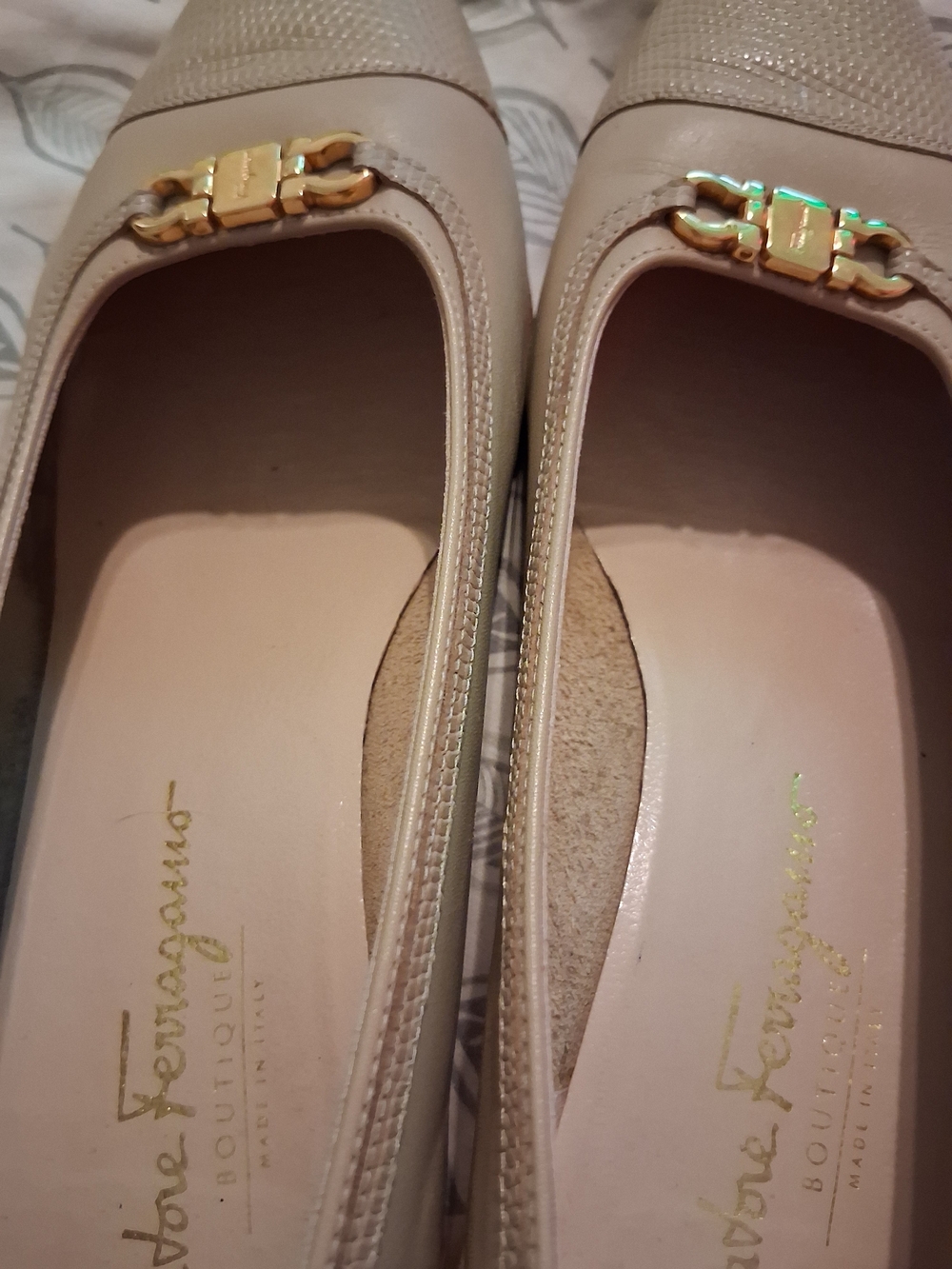 Salvatore Ferragamo Beige Leather Cap-Toe Ballet Heels - Picture 3 of 7